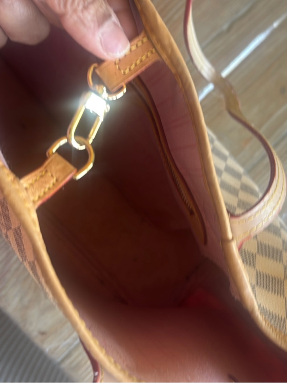 Luxury Checkered Tote Bag in Cream and Pink - Picture 7 of 13